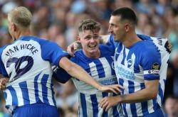 华体会直播-曼联前锋携手女友共游希腊，引发球迷争议的简单介绍