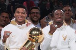 华体会新闻-雄鹿遭猛龙逆转，字母哥孤军奋战！的简单介绍