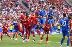 华体会登录入口-瑞士队在国际赛事中表现出色，赢得掌声