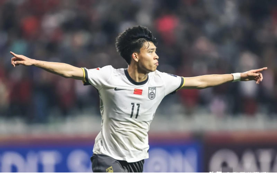 汉堡球员再次展现出色表现,夺得胜利的简单介绍 汉堡球员再次展现出色表现,夺得胜利的简单介绍