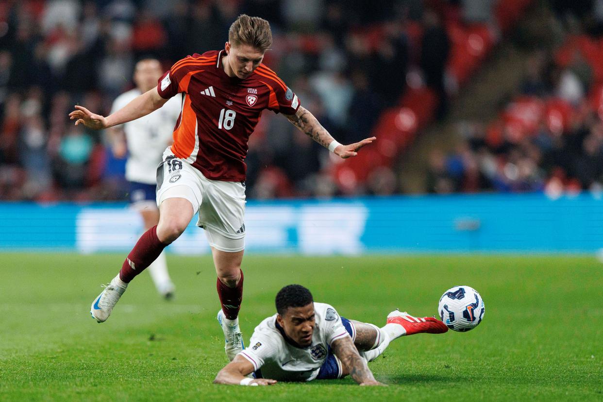 拉脱维亚队员在国际比赛中表现抢眼