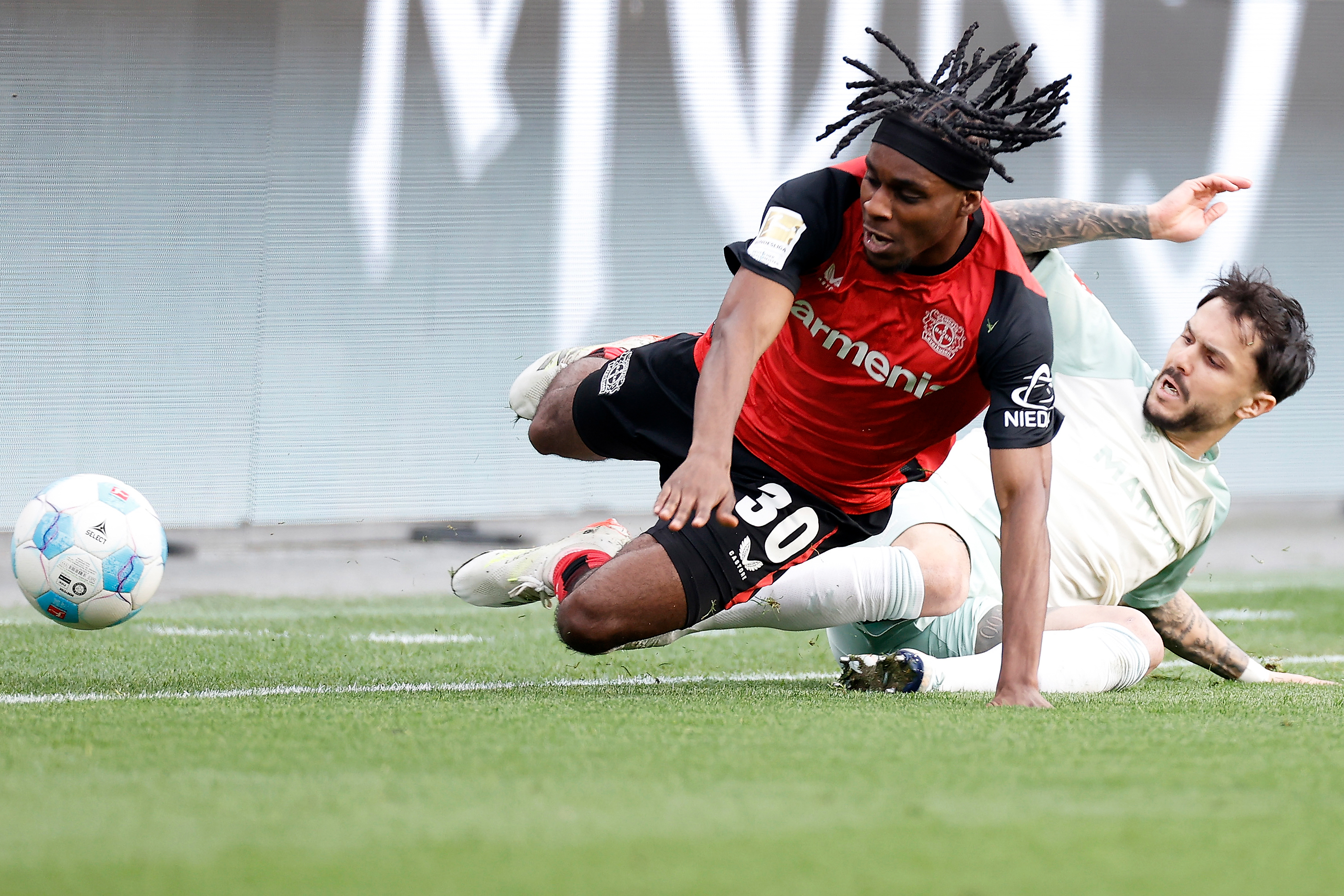 勒沃库森逆转战胜云达不莱梅，豪取三分的惊心动魄之战的简单介绍