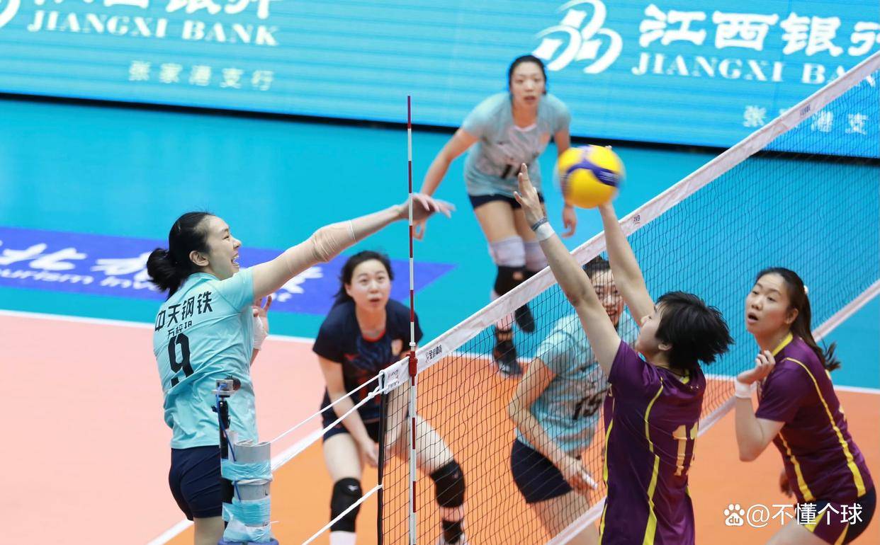 强队与弱队碰撞,悬念迭起胜负难料 强队与弱队碰撞,悬念迭起胜负难料